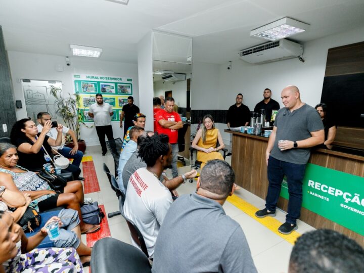 Prefeito recebe ambulantes e esclarece liberação de calçadas